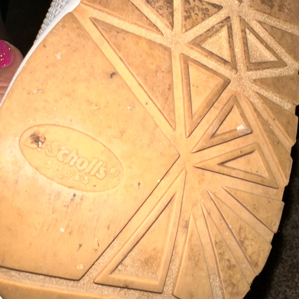 WOMENS Dr scholls Sneakers cream with Tan Accents. MUST BE BUNDLED - Picture 3 of 6